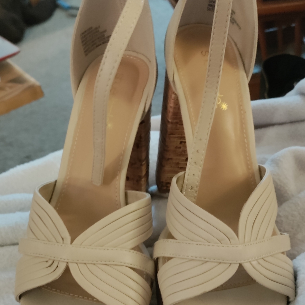 Tan chunky heel